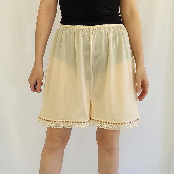 70s/80s Cream Lacy Bloomers