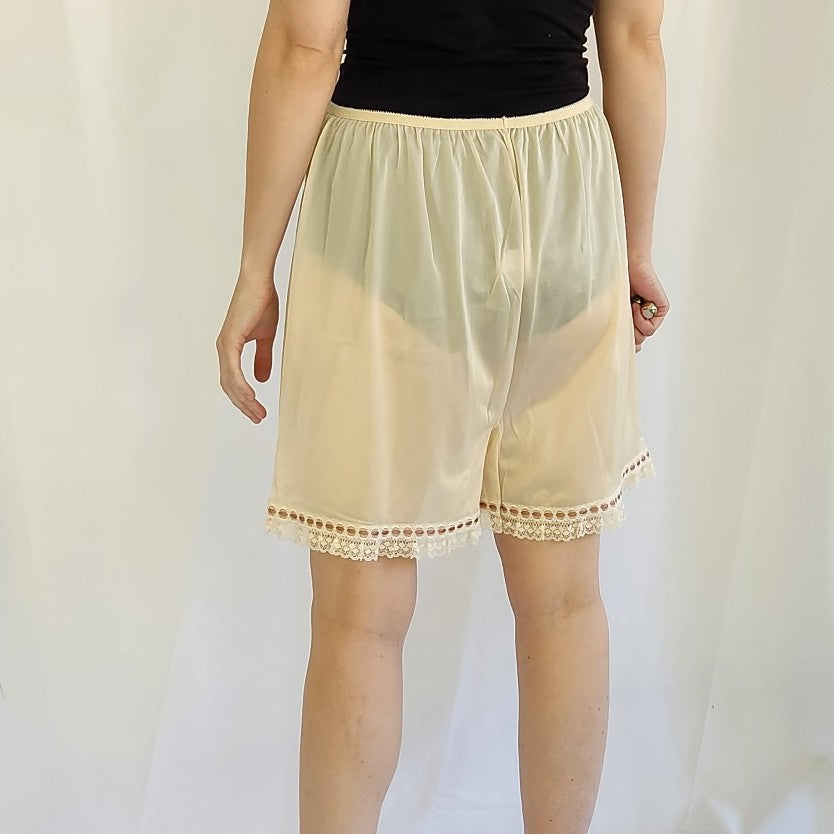 70s/80s Cream Lacy Bloomers