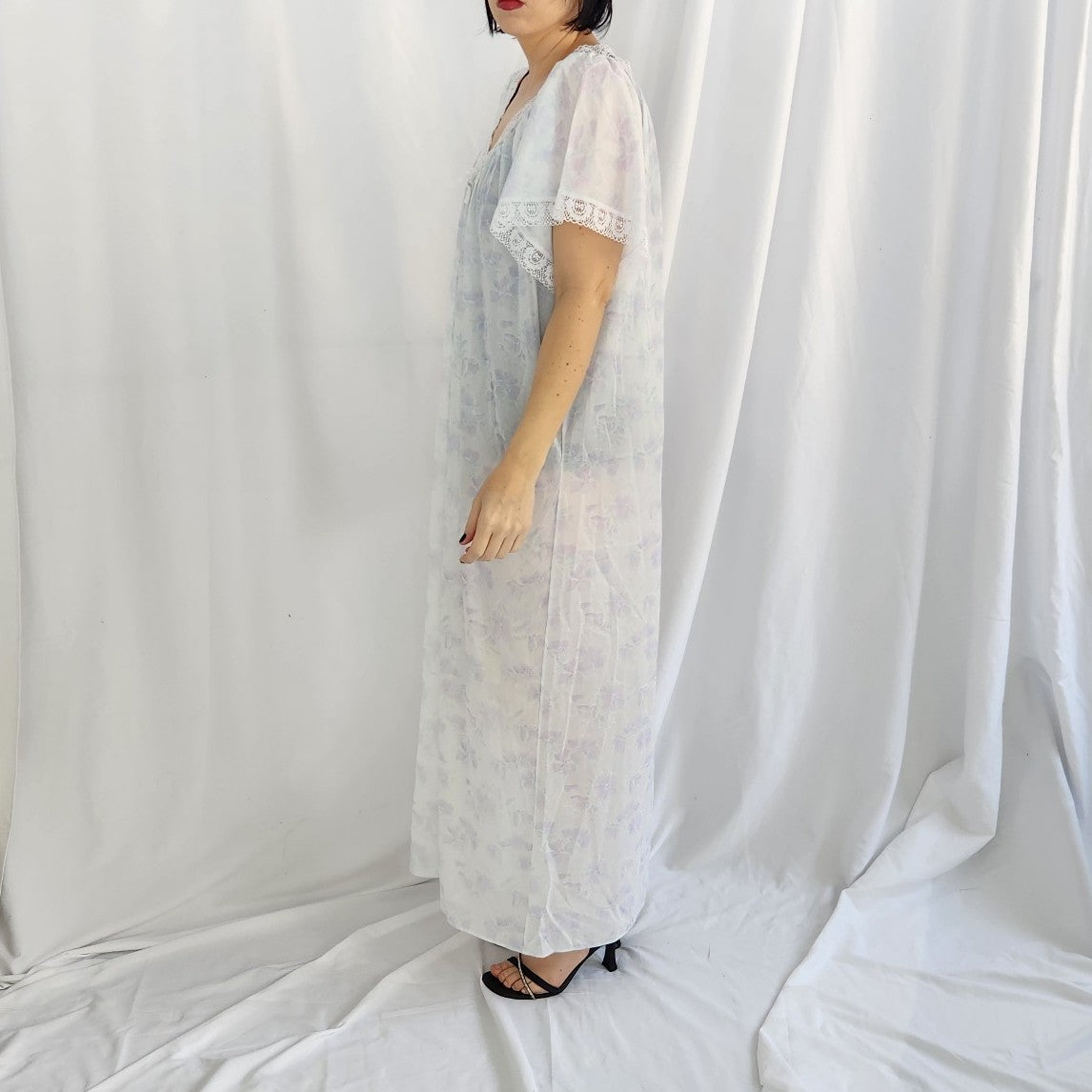 80s White, Blue, and Purple Floral Nightgown