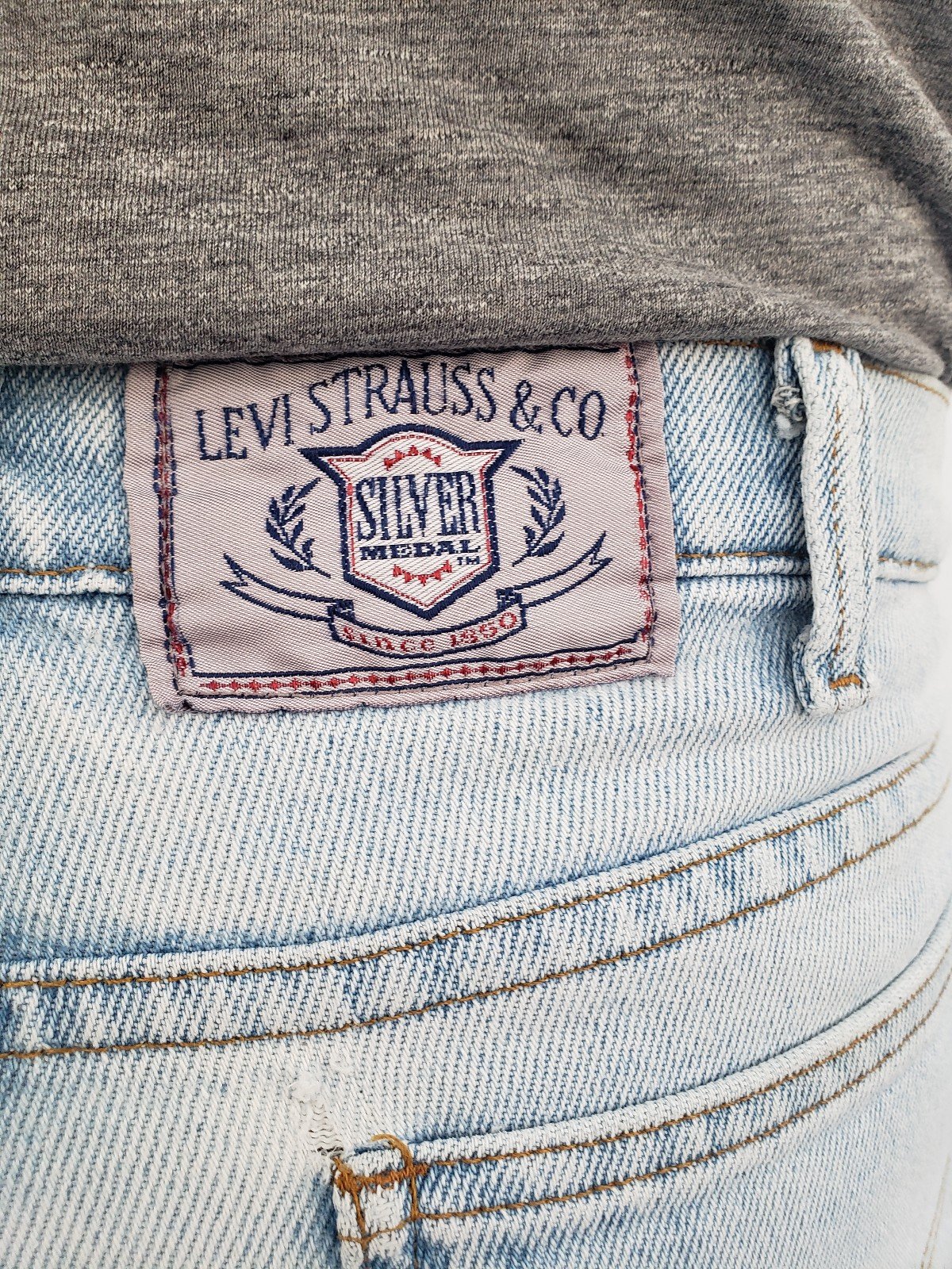 90s Levi's Silver Medal Light Wash Jeans