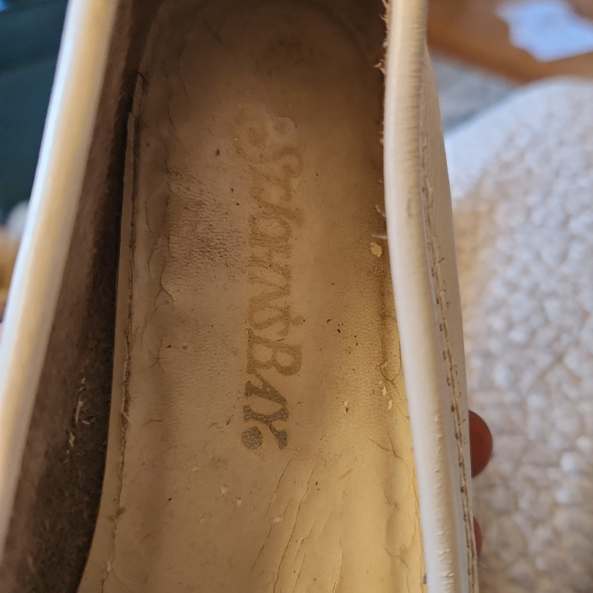 90s White Leather Flats