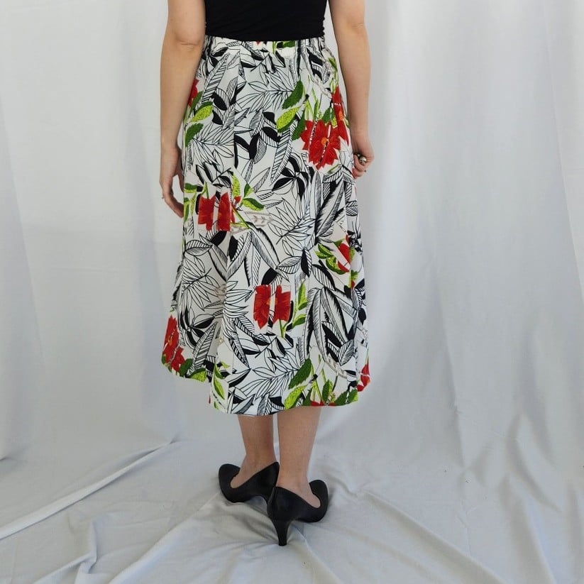 90s White, Red, and Blue Floral Skirt
