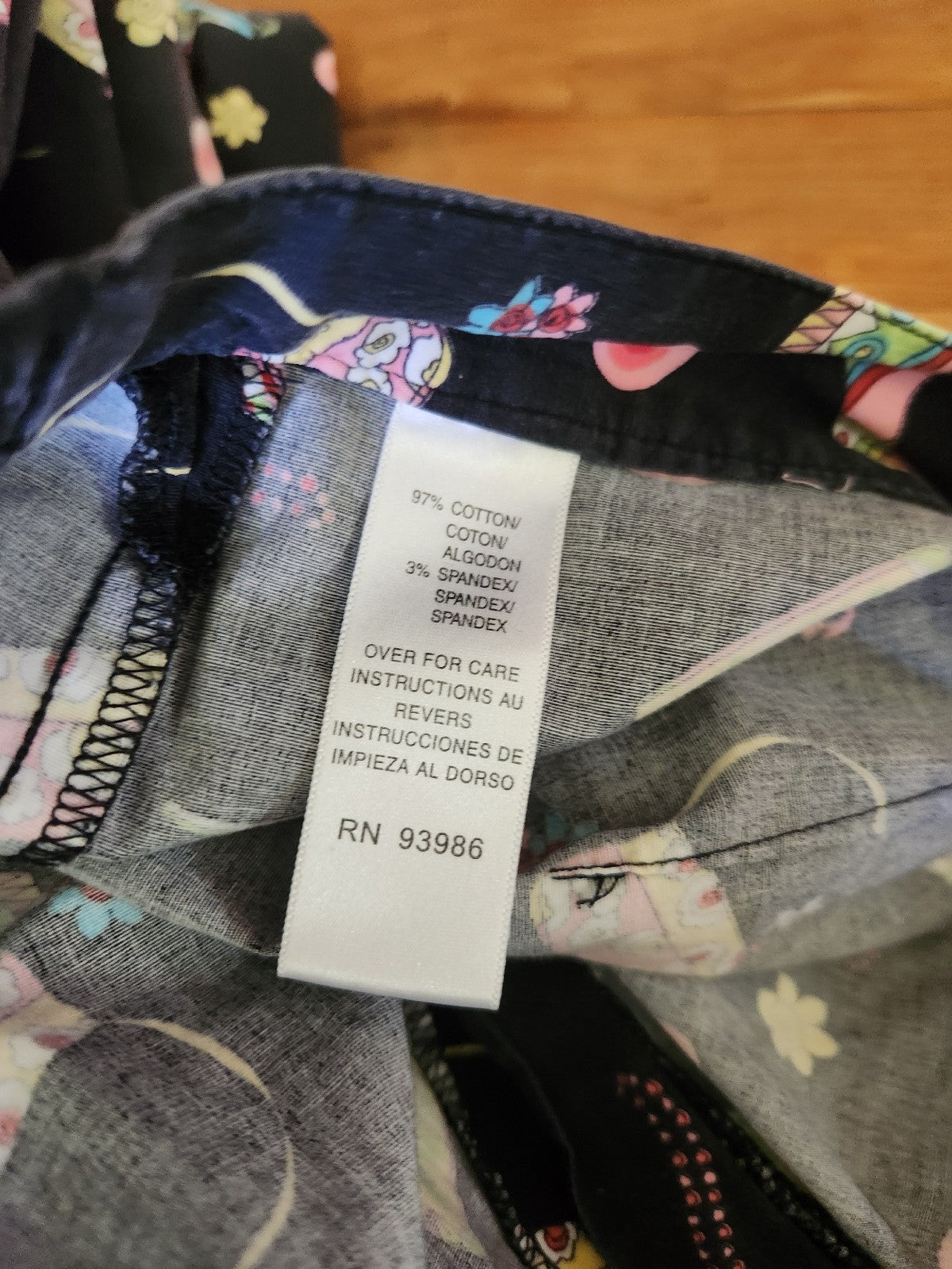 90s/00s Casual Corner Funky Fashion Print Capris