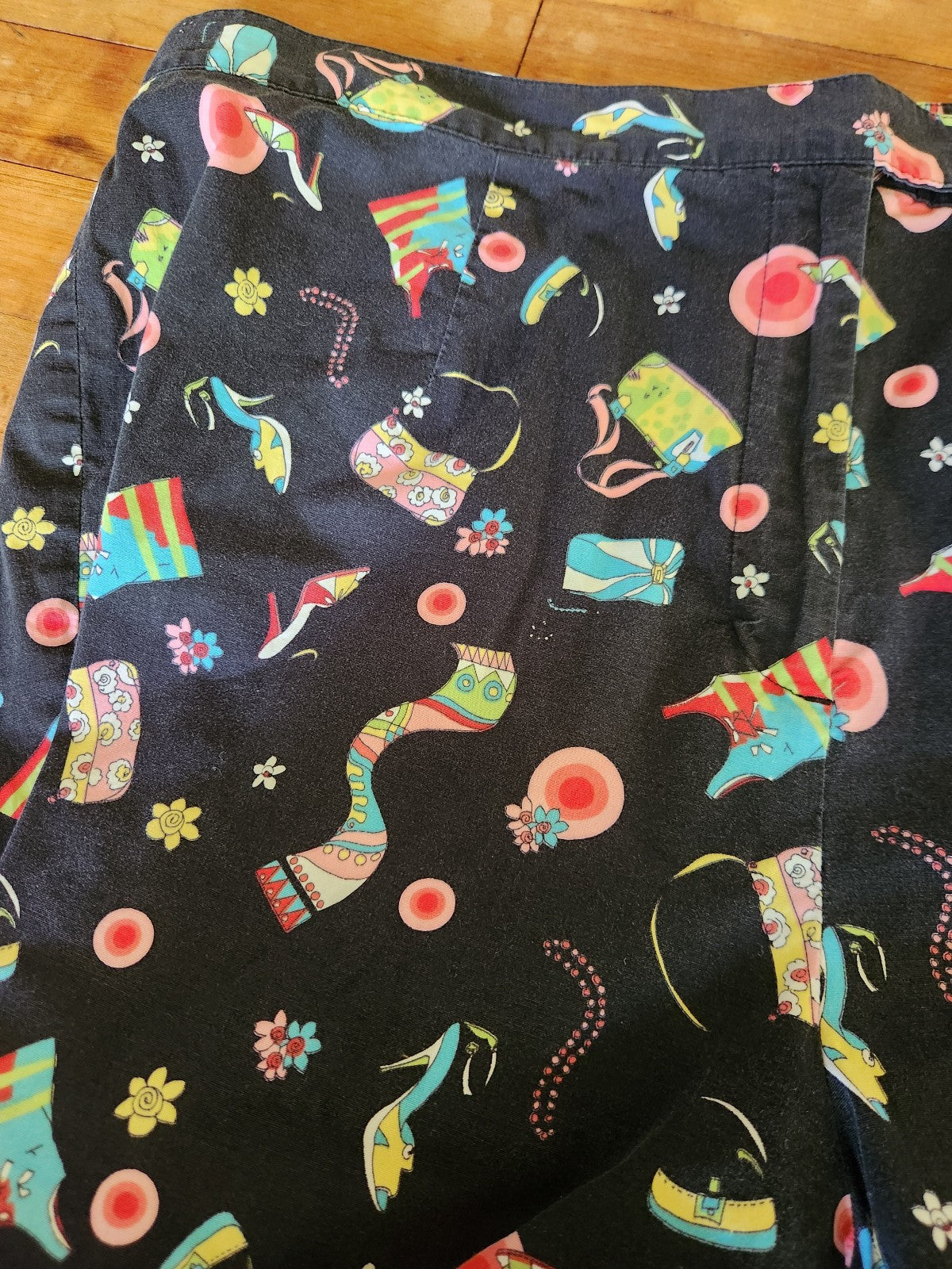 90s/00s Casual Corner Funky Fashion Print Capris