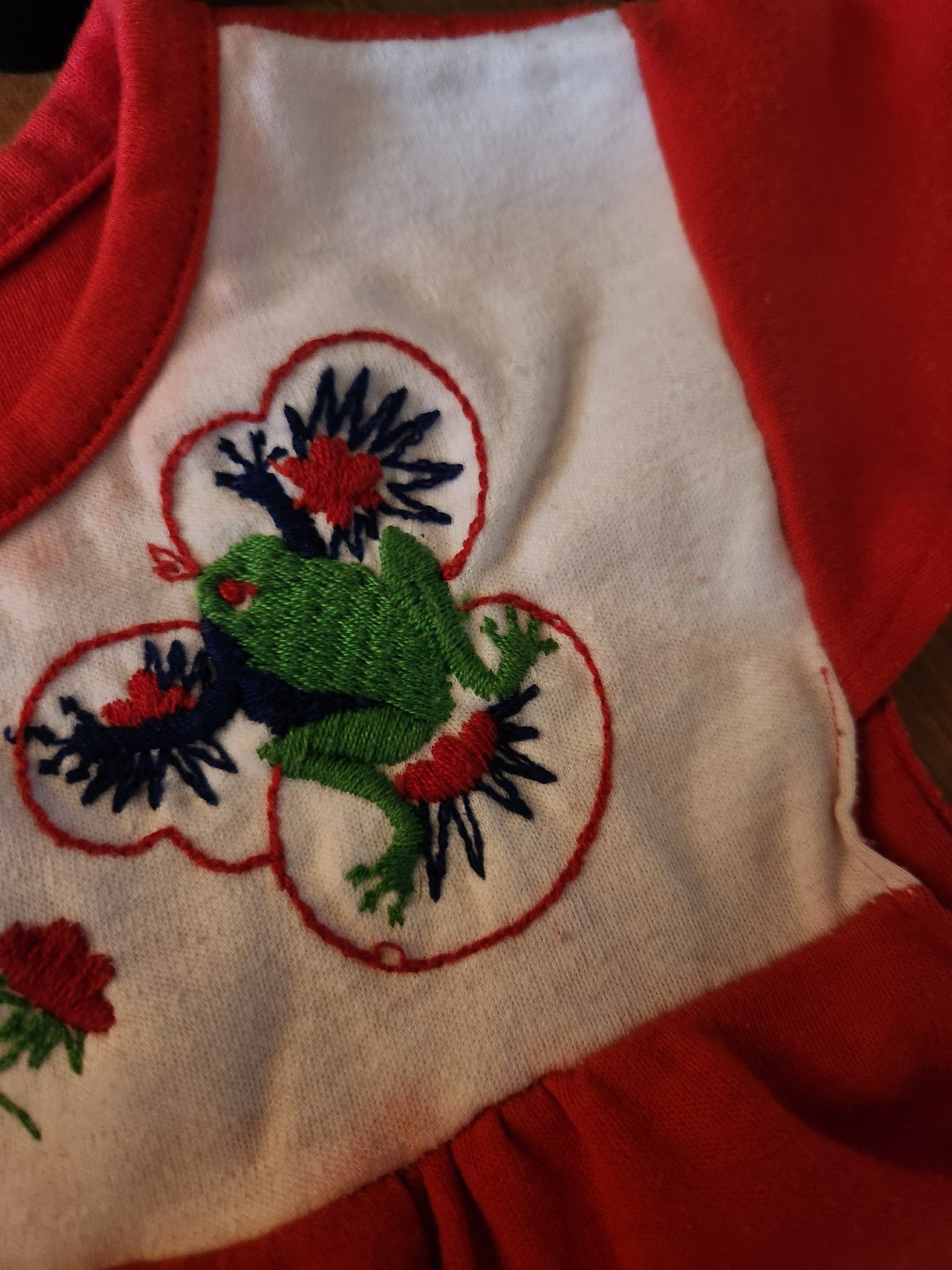 70s Red Summer Top with Frogs