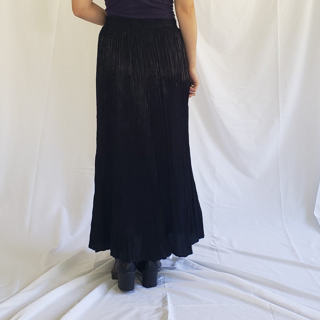 90s Shiny Black Pleated Maxi Skirt