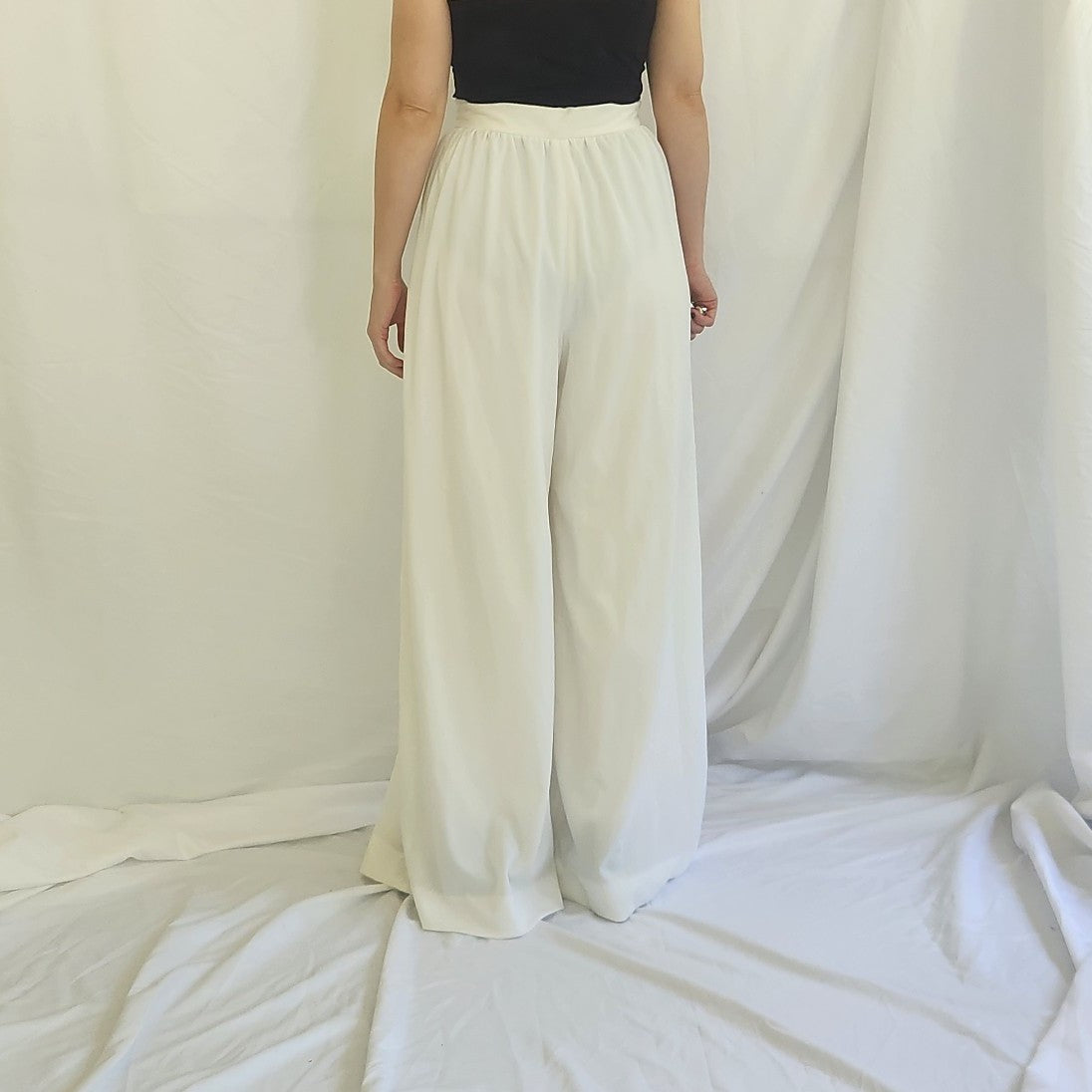 90s(?) White Flowy Wide Leg High Rise Pants