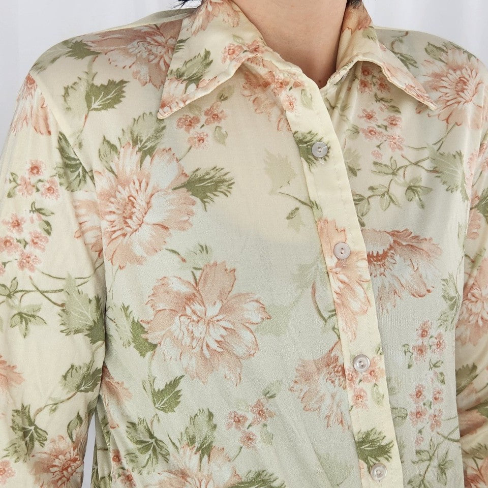 70s Peony Print Dagger Collar Shirt
