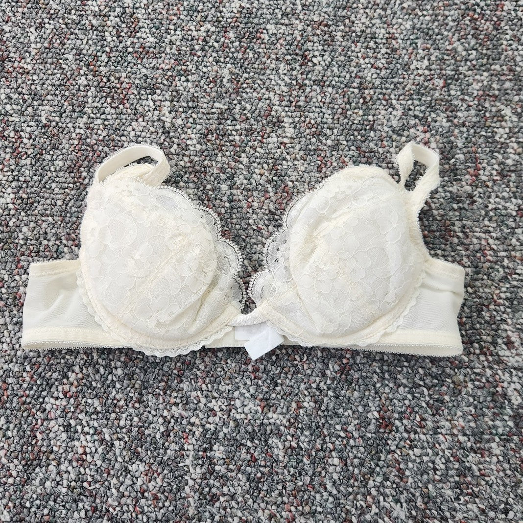 90s White Lacy Bowbra