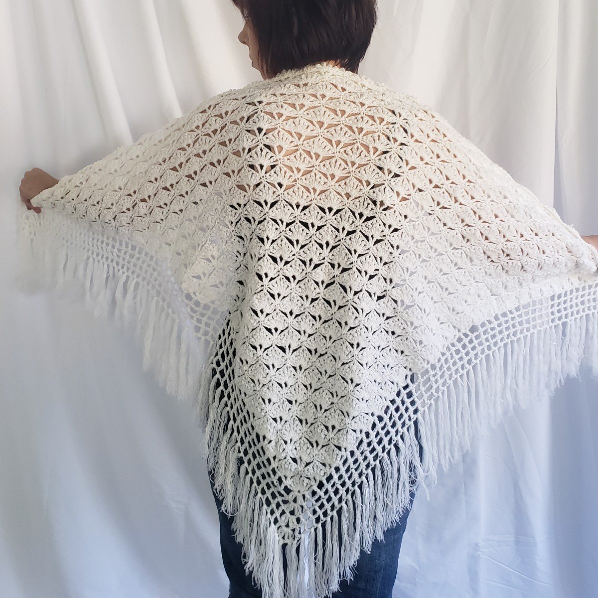 70s Shell Stitch White Shawl