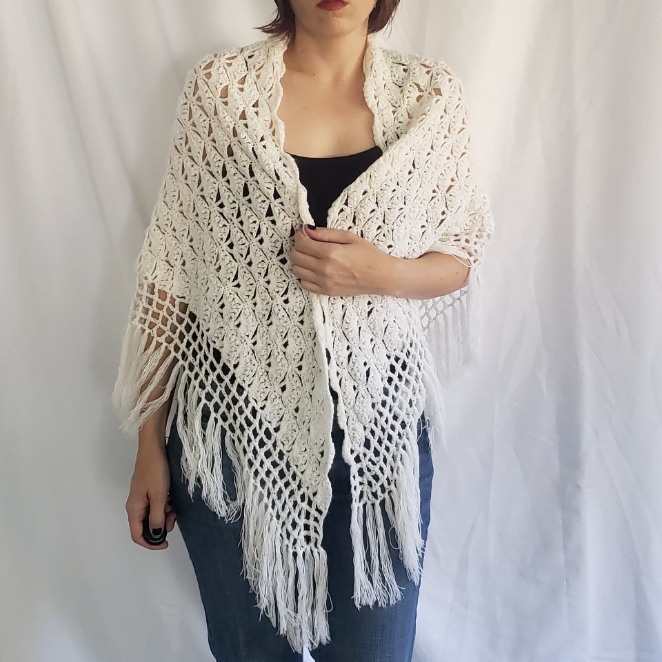 70s Shell Stitch White Shawl