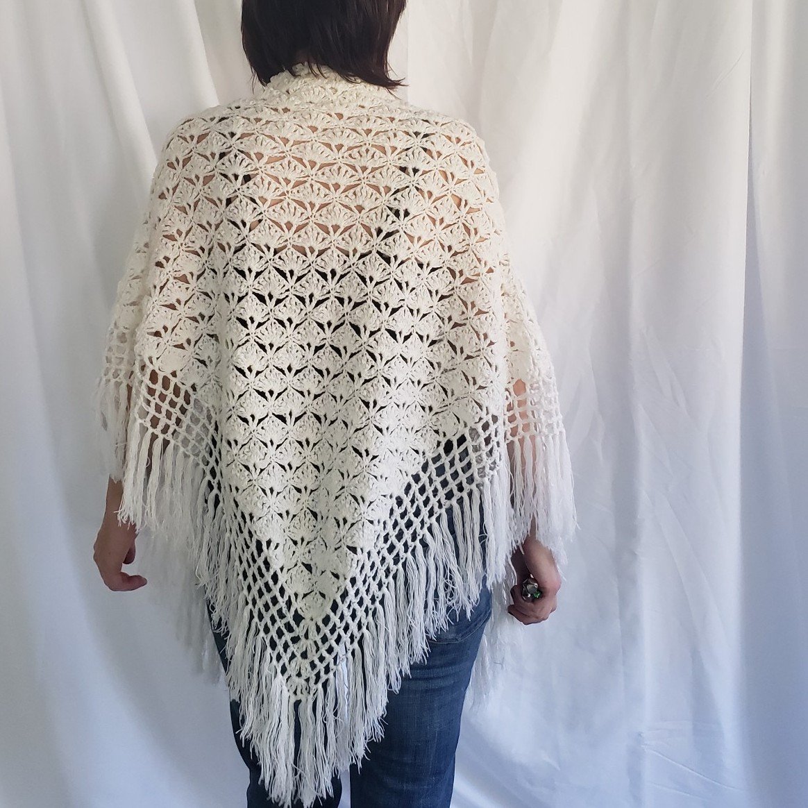 70s Shell Stitch White Shawl