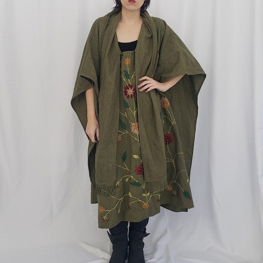 90s/Y2K Green Wool Embroidered Poncho