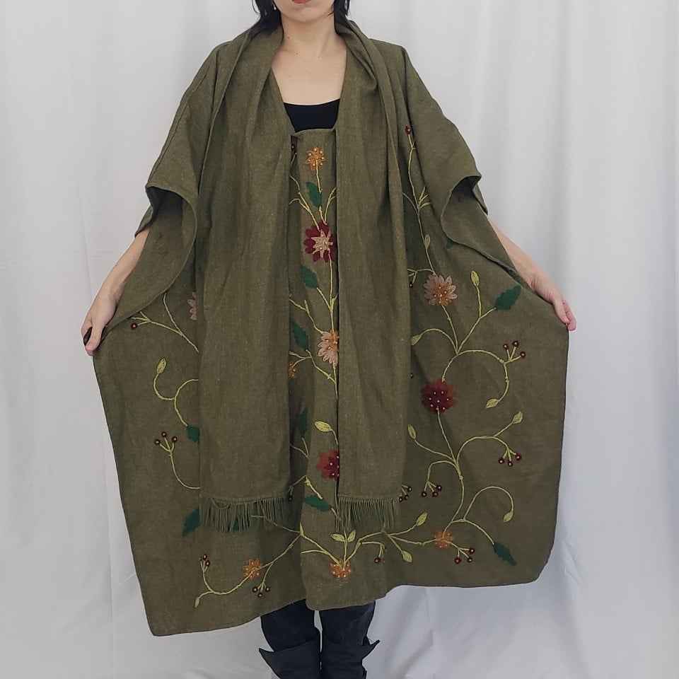 90s/Y2K Green Wool Embroidered Poncho